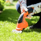 Yard Force 7.2V Lithium Cordless Shear for Grass & Hedges - Image 4