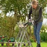 Bosch EasyChain Cordless Pruner Saw - 18V, 13cm Cutting Blade - Image 7