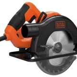 Black + Decker 1200W Circular Saw, 240V - Powerful Cutting Tool for Precision and Durability - Image 3