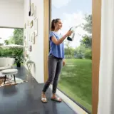 Karcher WV 6 Plus Window Vacuum Cleaner – Handheld & Streak-Free - Image 3